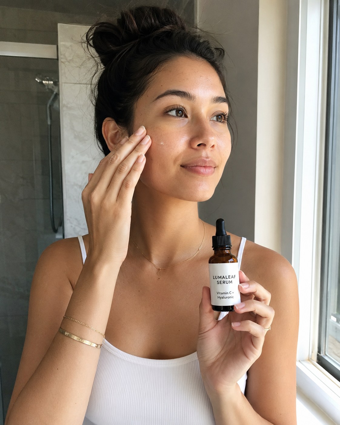Lumaleaf serum lifestyle product edit